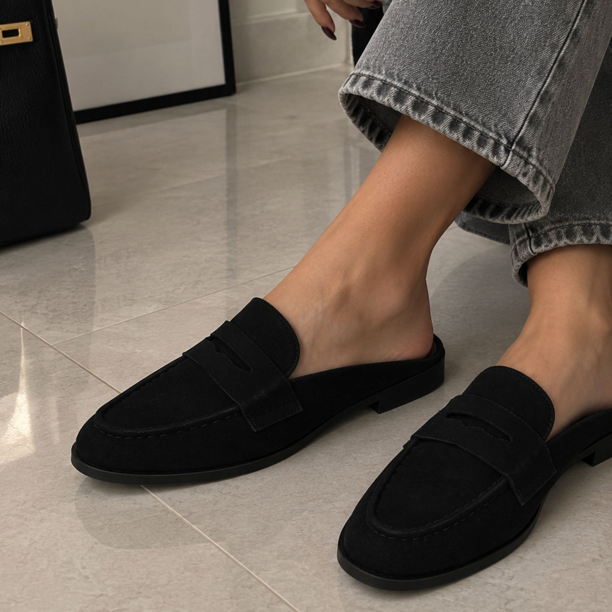 Mocassino nero in camoscio